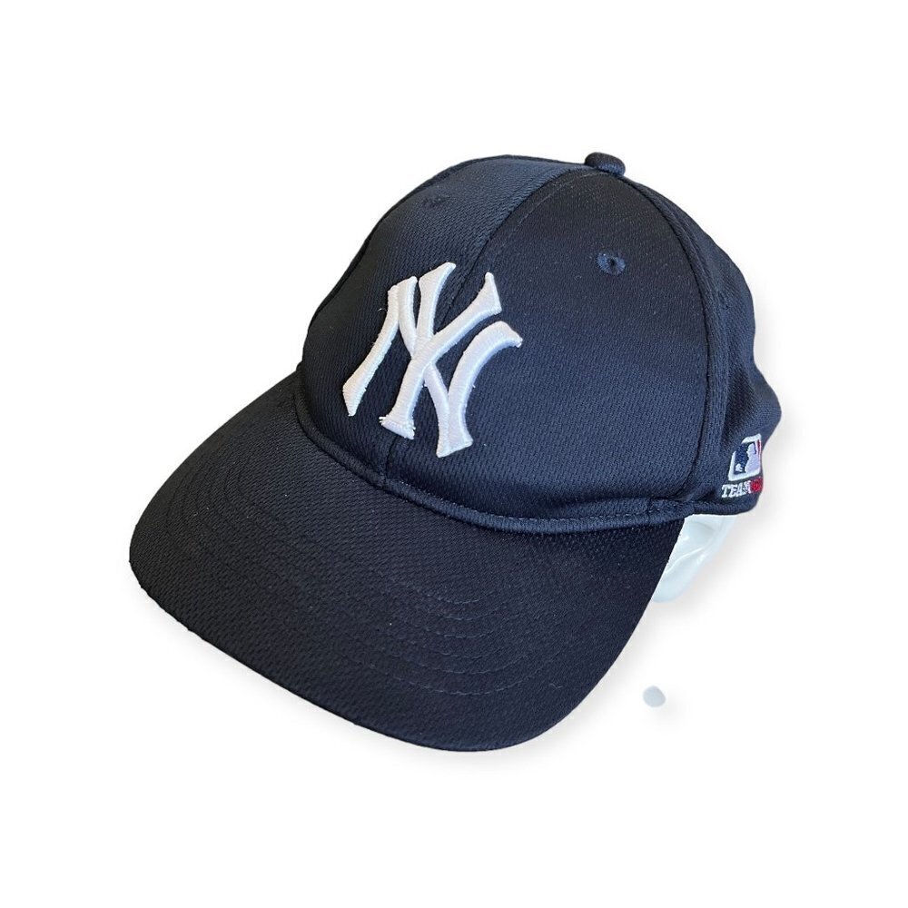 Team MLB Youth Fitted Embroidered Strapback Hat - Picture 5 of 6